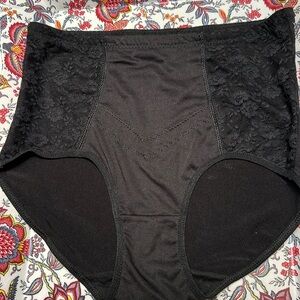 Black Polyester/Spandex w/lace sides Support Panty Size 1X